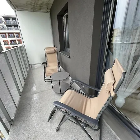 Komfort W Centrum Parking Apartman *