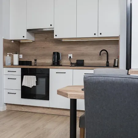 アパート Komfort W Centrum Parking ヴロツワフ