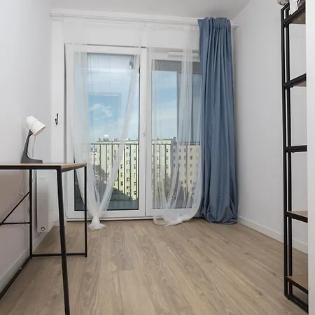 Komfort W Centrum Parking Apartman *