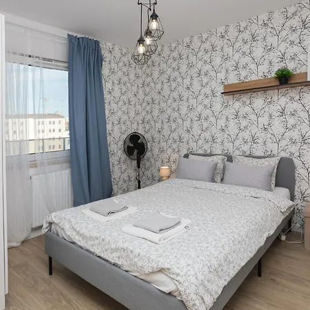 Komfort W Centrum Parking Apartman *